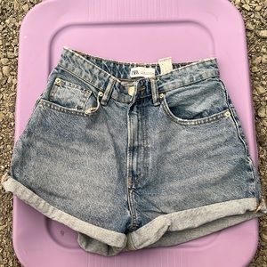 **Moving! EVERYTHING OBO** Zara high rise jean shorts